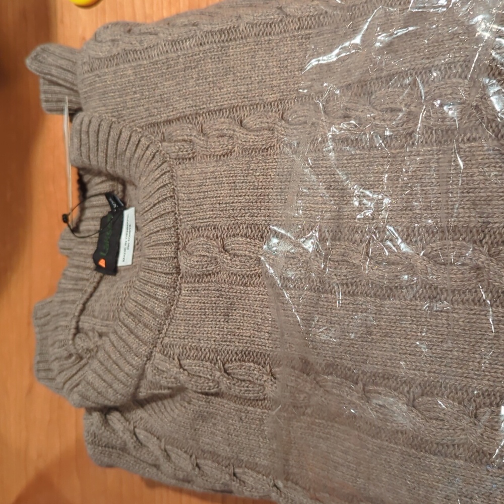 Beautiful grey heather cable knit Laksen brand sweater XXL NWT